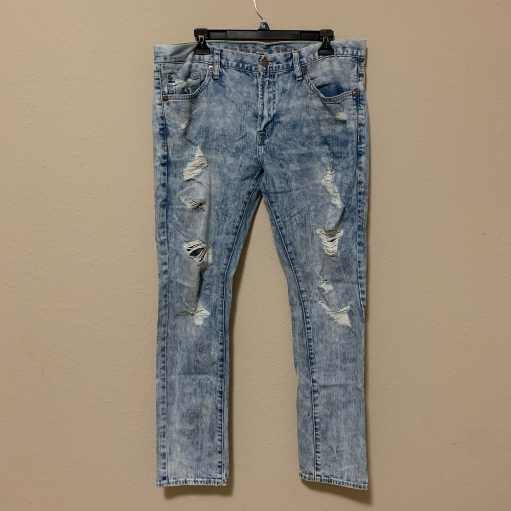 American Eagle Light Washed Ripped Jeans Size 33